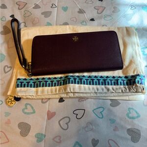 Tory Burch wristlet/wallet